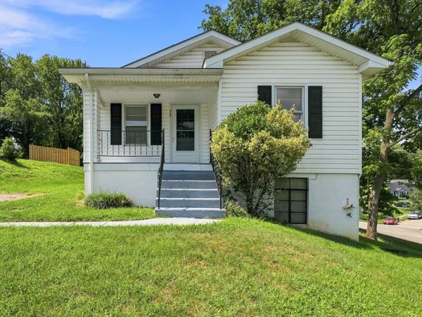 958 Palmer AVE, Salem, VA 24153