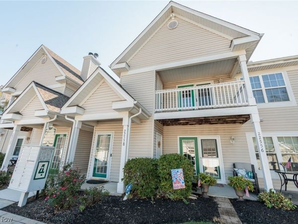 22558 Lenox Drive , Unit 424, Fairview Park, OH 44126