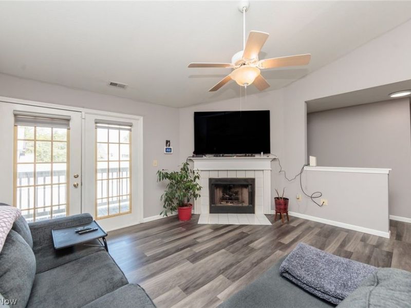 22558 Lenox Drive , Unit 424, Fairview Park, OH 44126 Photo 9