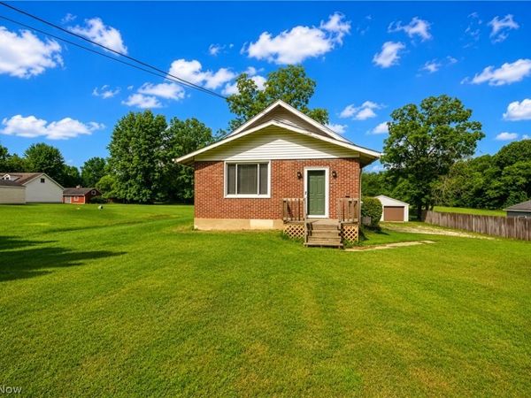 2984 Massillon Road , Akron, OH 44312