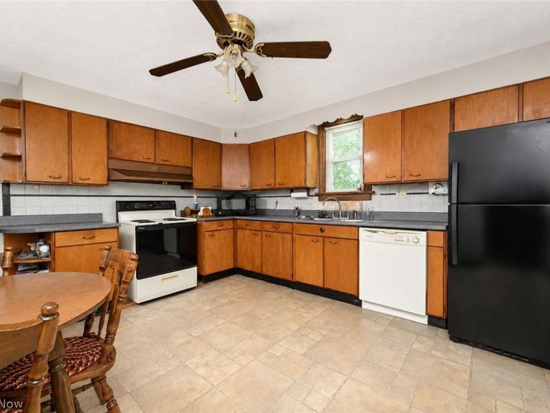 2984 Massillon Road , Akron, OH 44312 Photo 4
