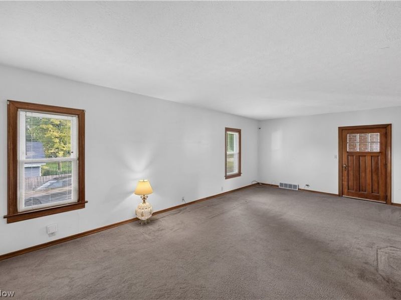 2984 Massillon Road, Akron, OH 44312 Photo 8