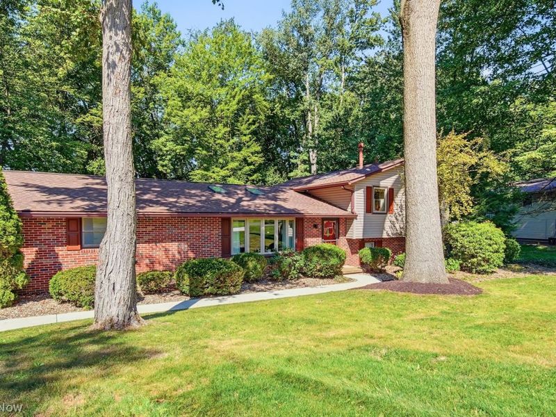 6368 Chiltern Road NW, Canal Fulton, OH 44614 Photo 2