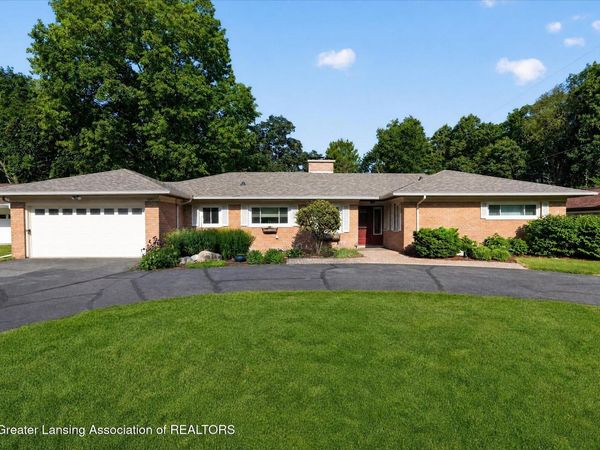 4677 Chippewa Drive, Okemos, MI 48864