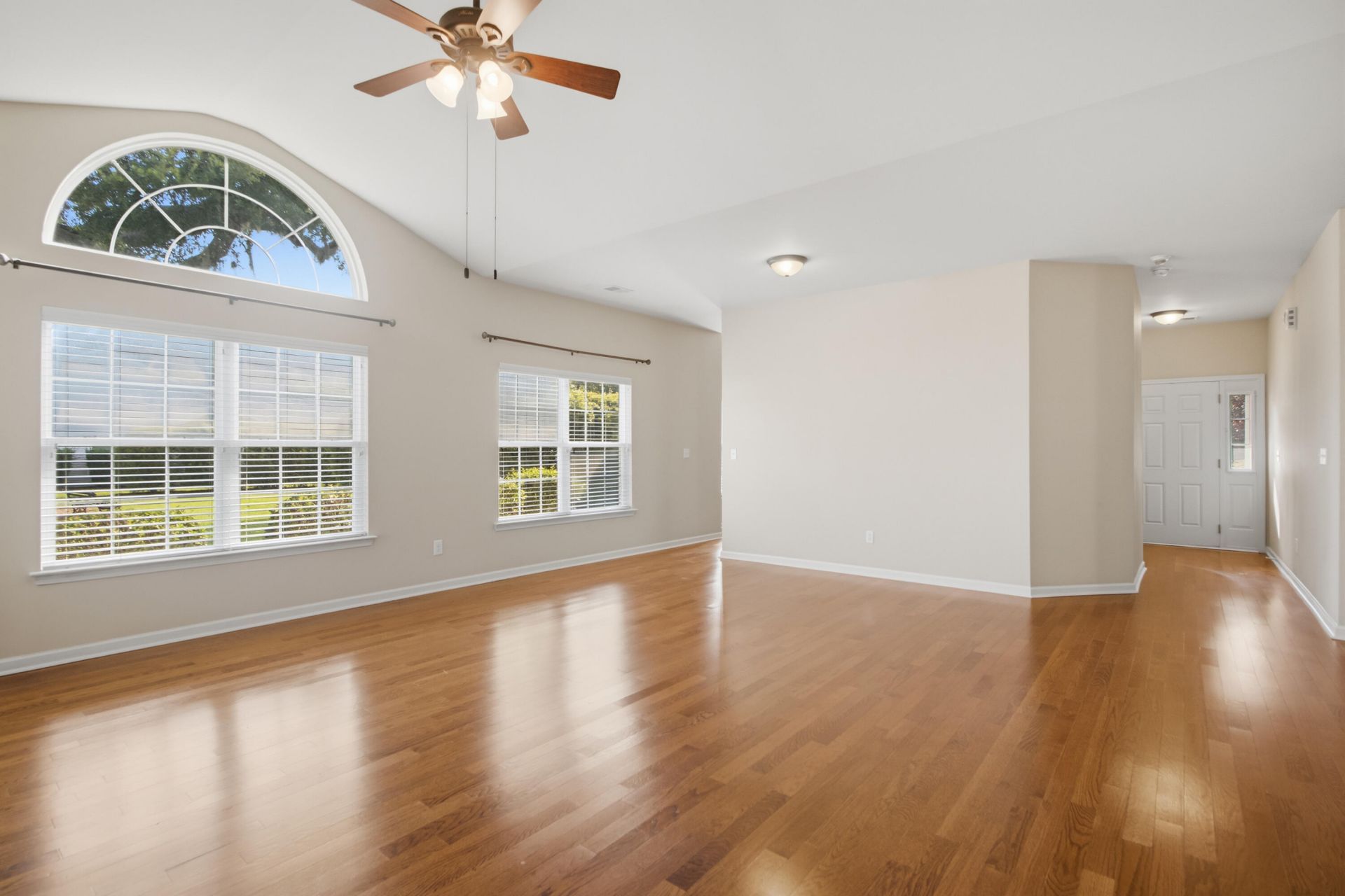 2649 Woodfield Court Photo 17
