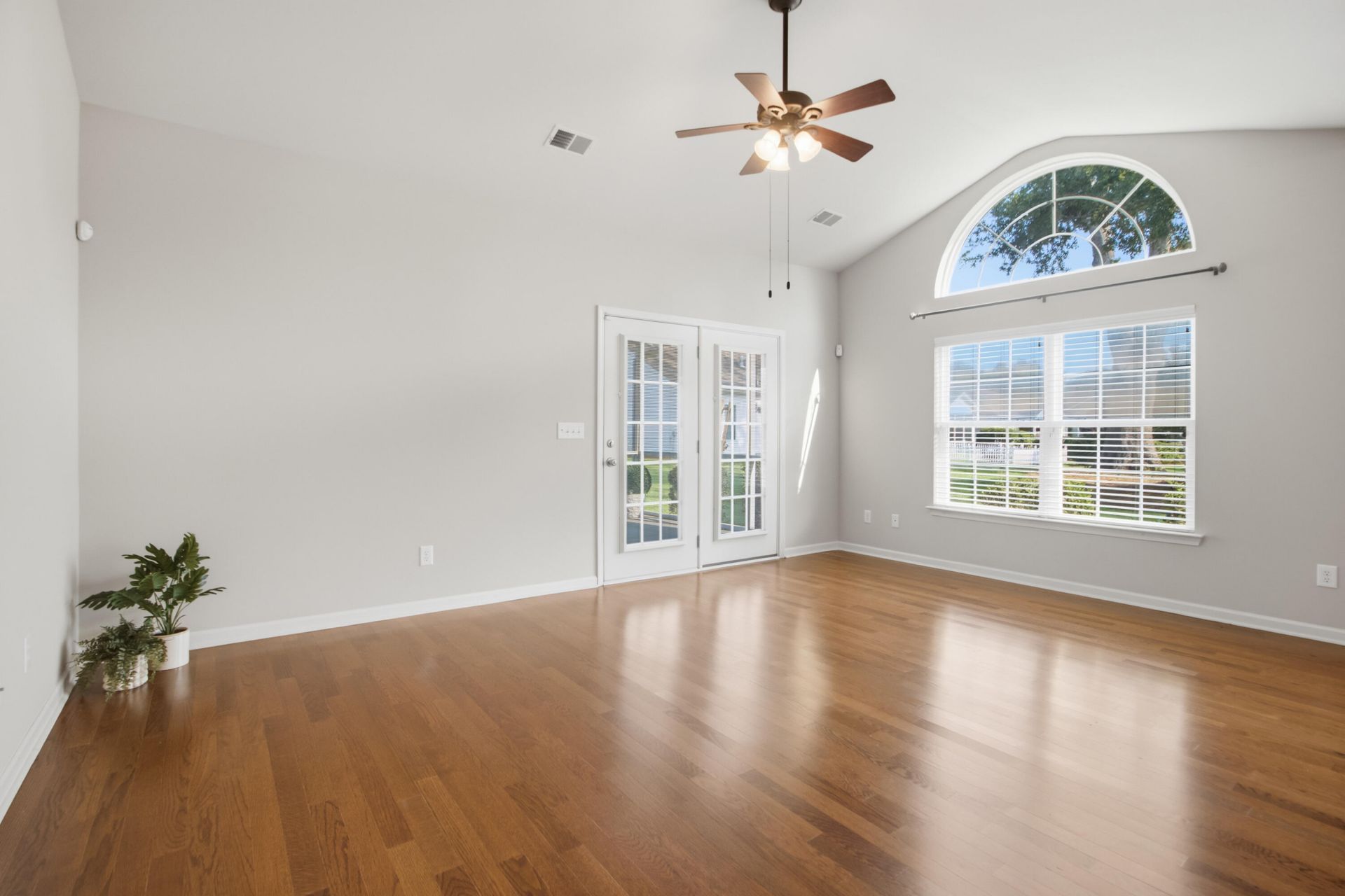 2649 Woodfield Court Photo 18