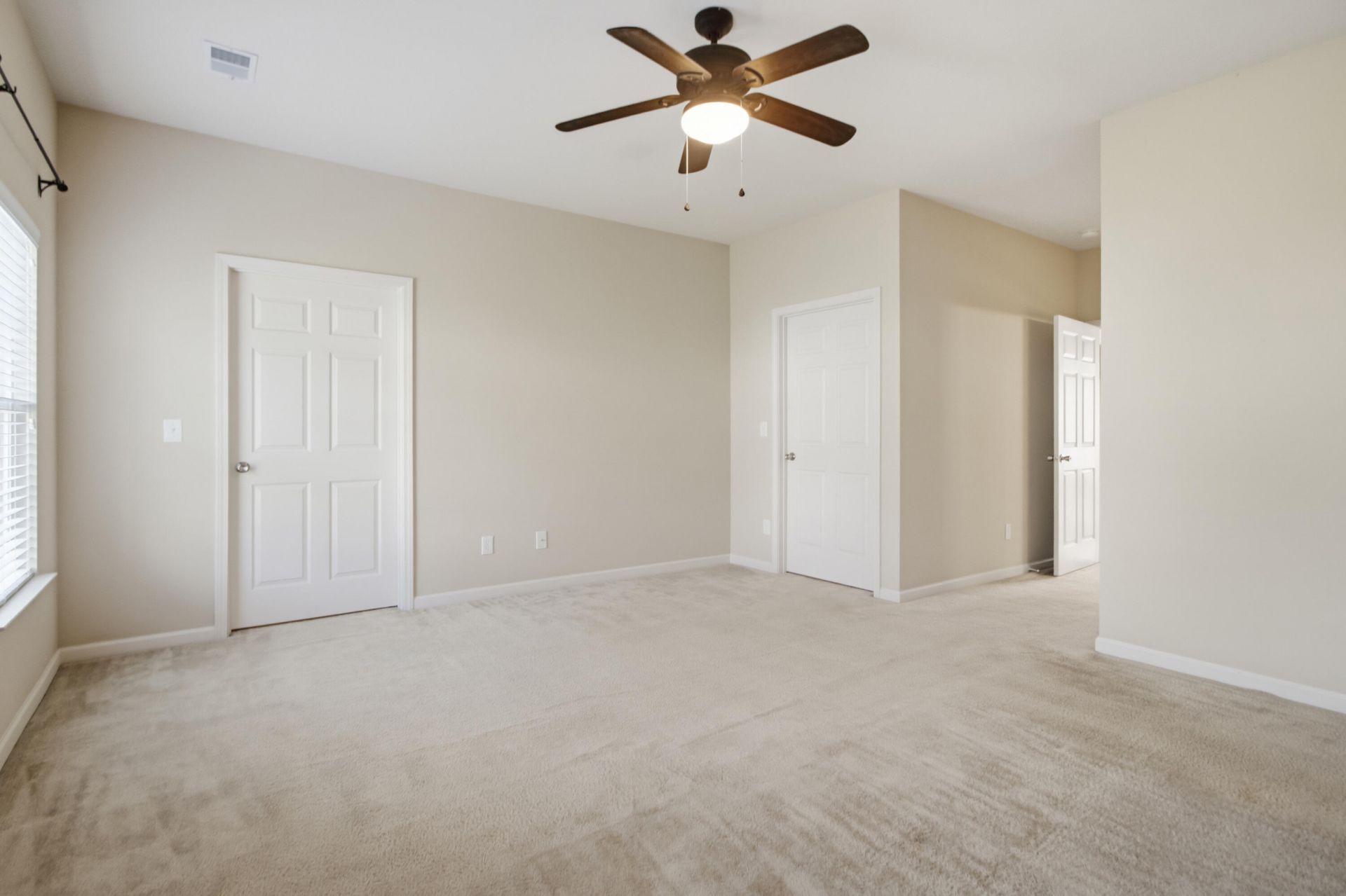 2649 Woodfield Court Photo 22