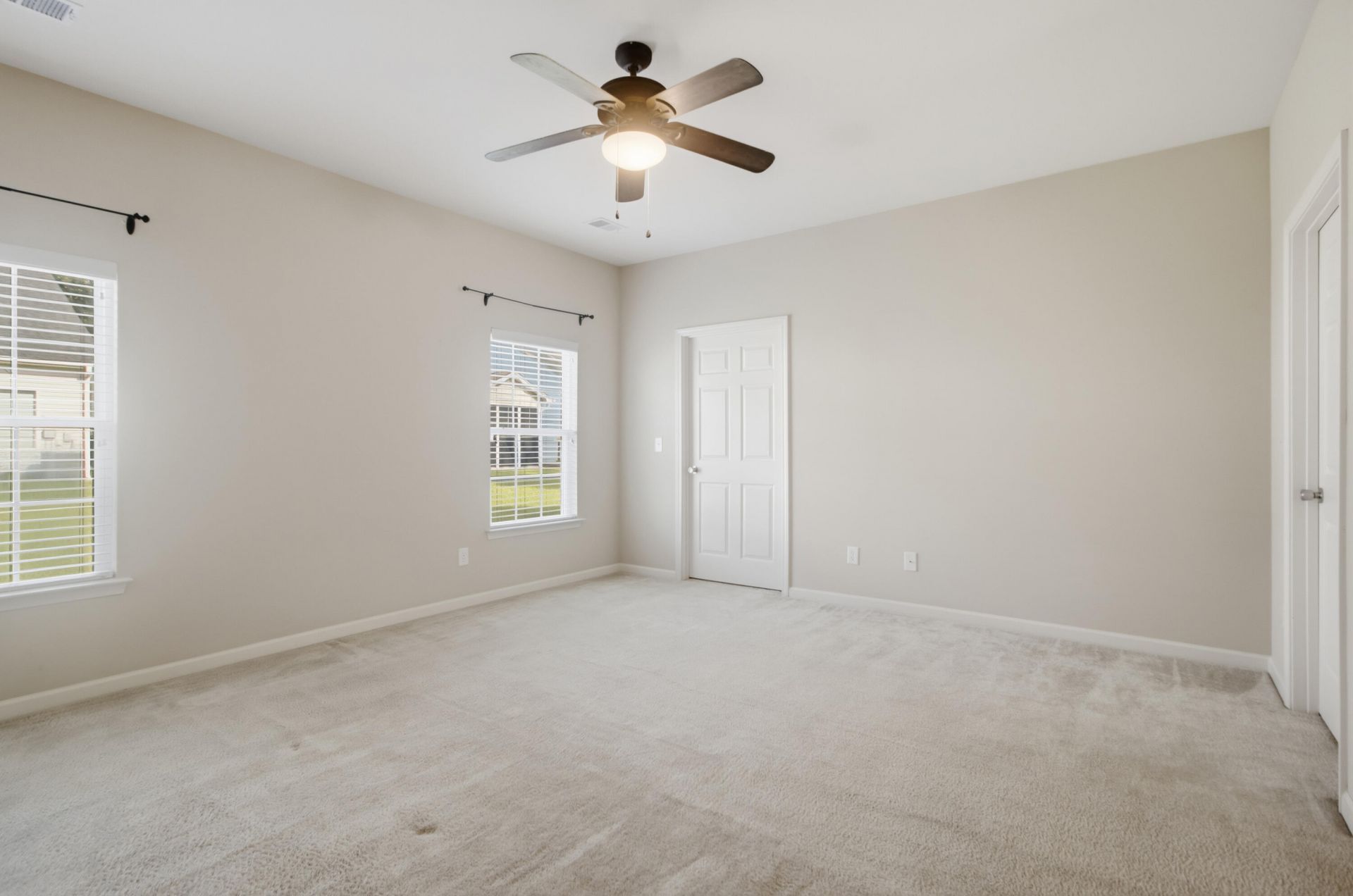 2649 Woodfield Court Photo 23