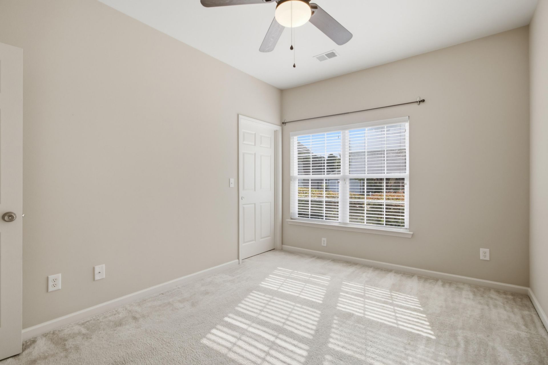 2649 Woodfield Court Photo 29