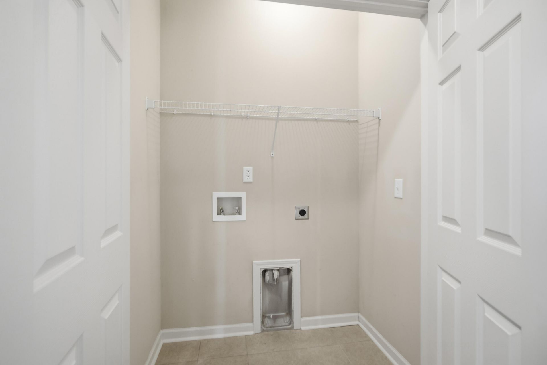 2649 Woodfield Court Photo 32