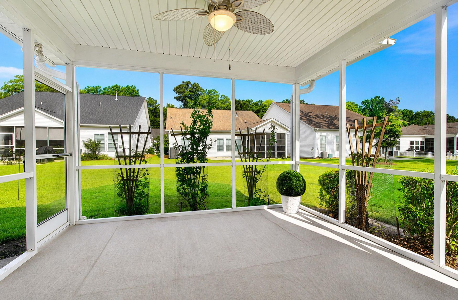 2649 Woodfield Court Photo 34