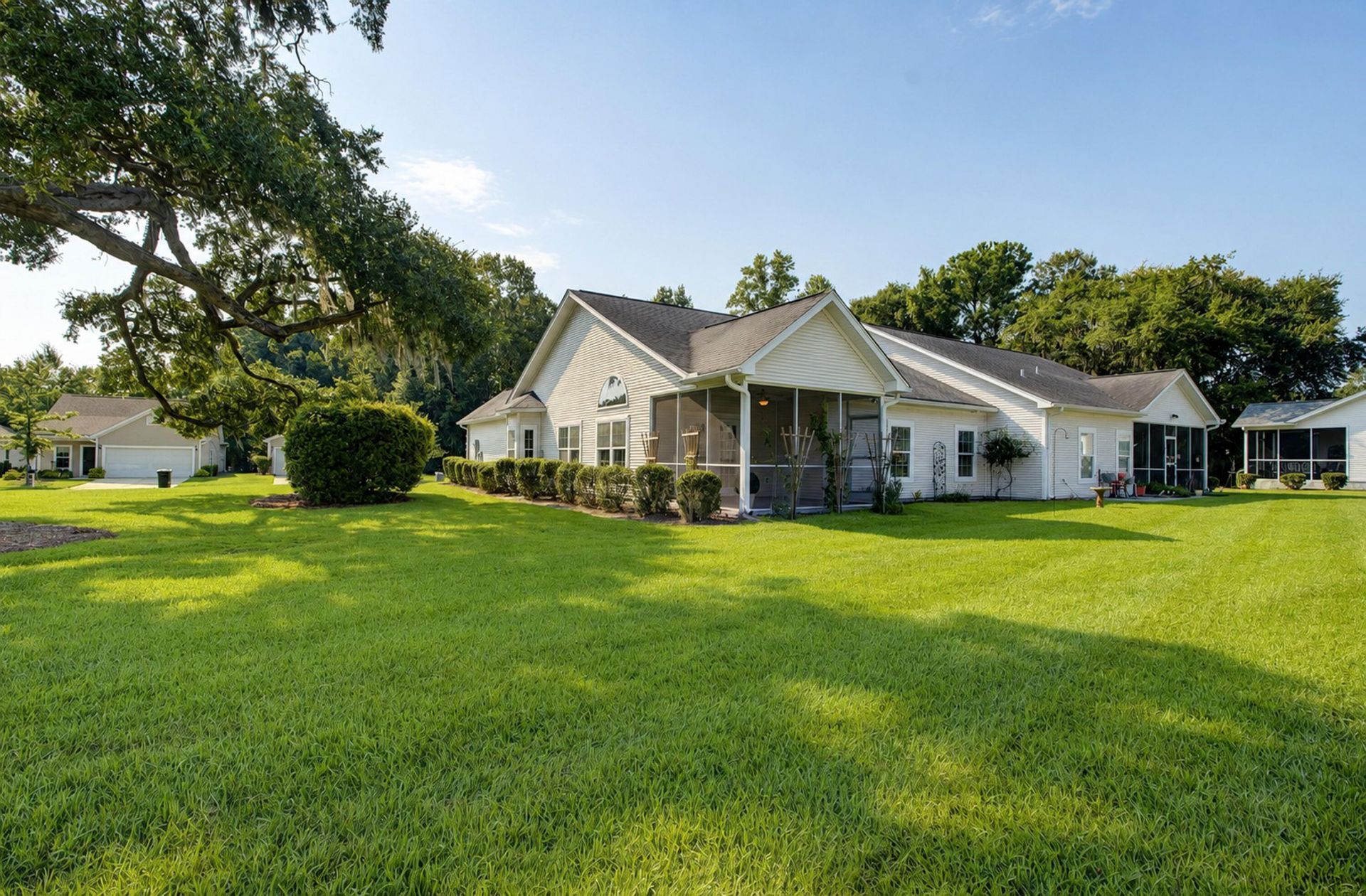 2649 Woodfield Court Photo 36