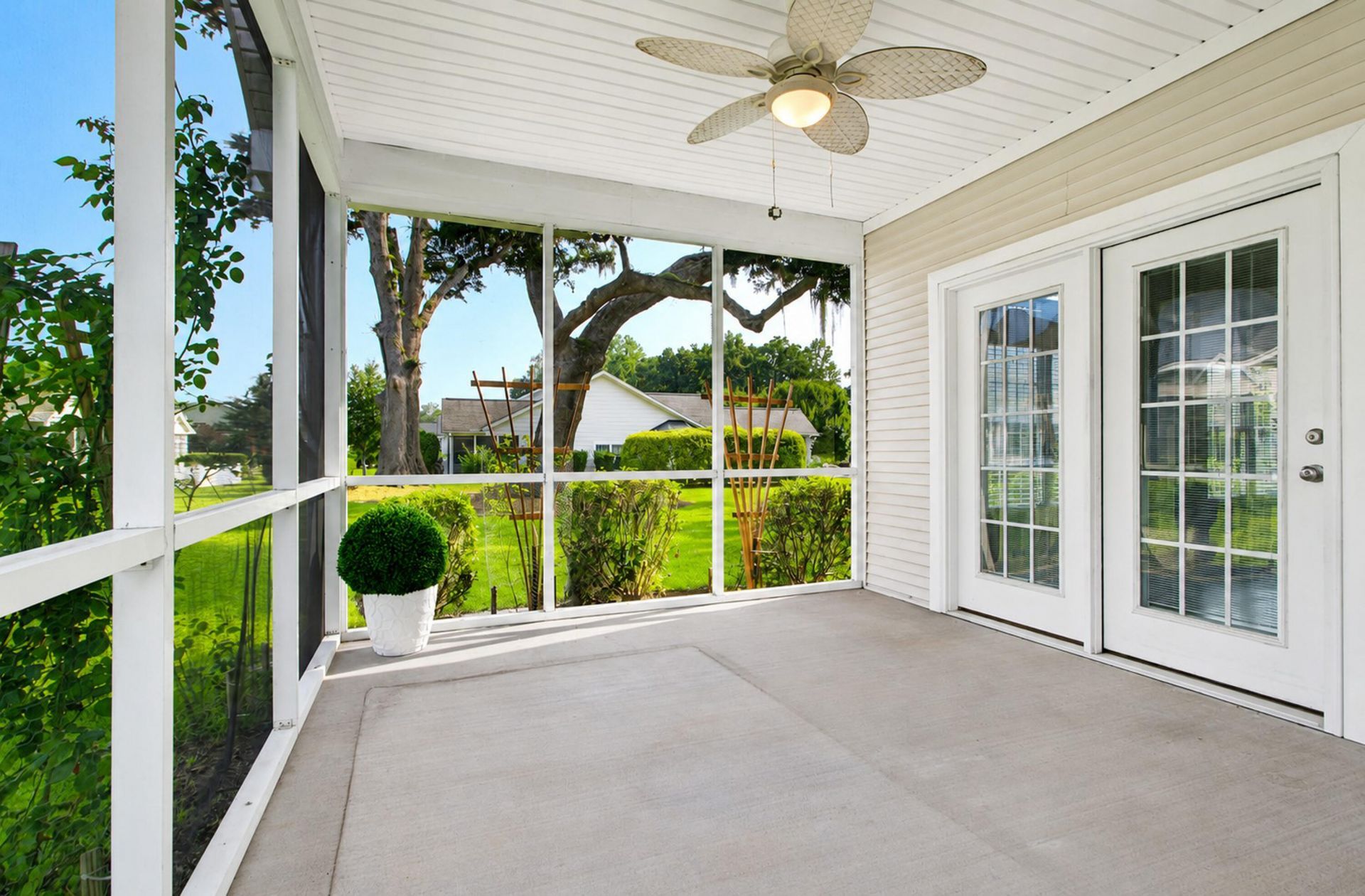 2649 Woodfield Court Photo 4