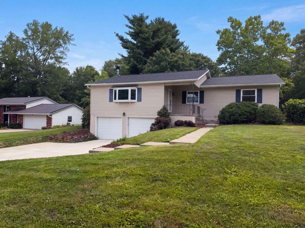 273 Cherokee Trail , Granville, OH 43023