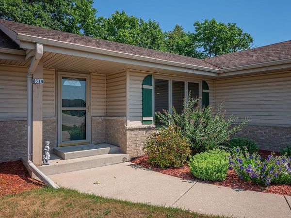 8319 S Woodridge DRIVE, Oak Creek, WI 53154