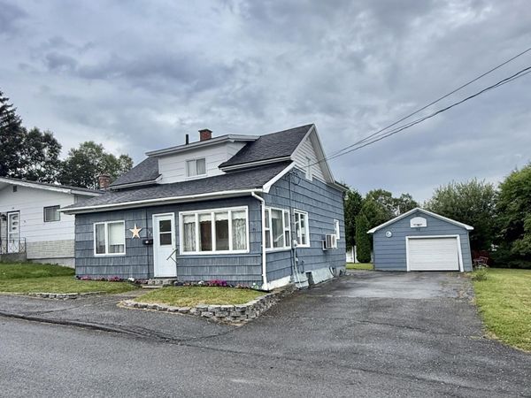 137 12th Avenue , Madawaska, ME 04756