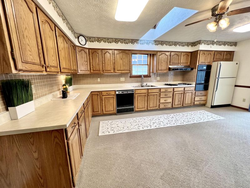 20 W Walnut Street, Phillipsburg, OH 45354 Photo 11