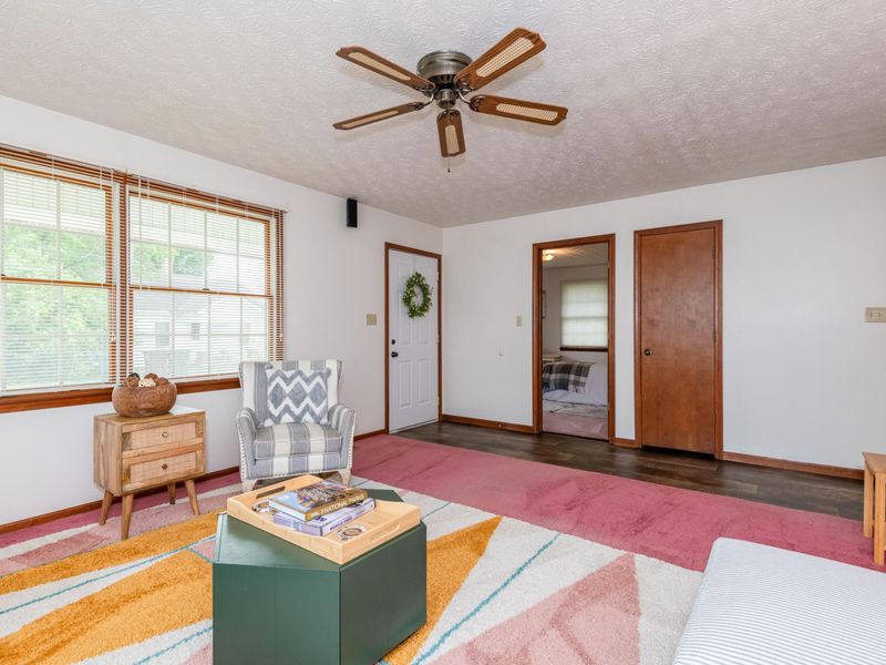 20 W Walnut Street, Phillipsburg, OH 45354 Photo 4