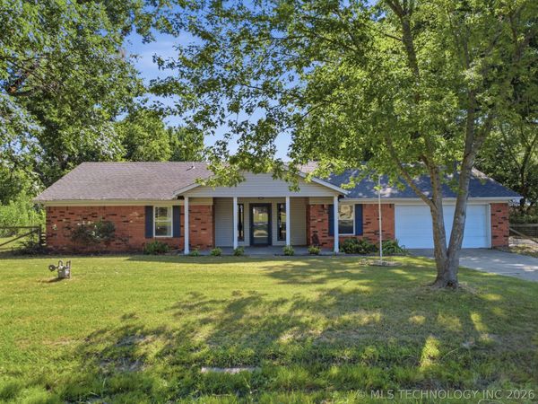 7324 S Dennis Boulevard , Broken Arrow, OK 74014