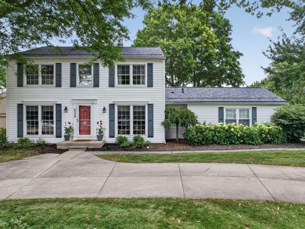 4350 Somerville Drive, West Bloomfield, MI 48323