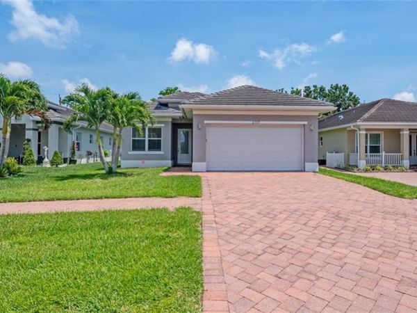 2737 Linda DR , NAPLES, FL 34112
