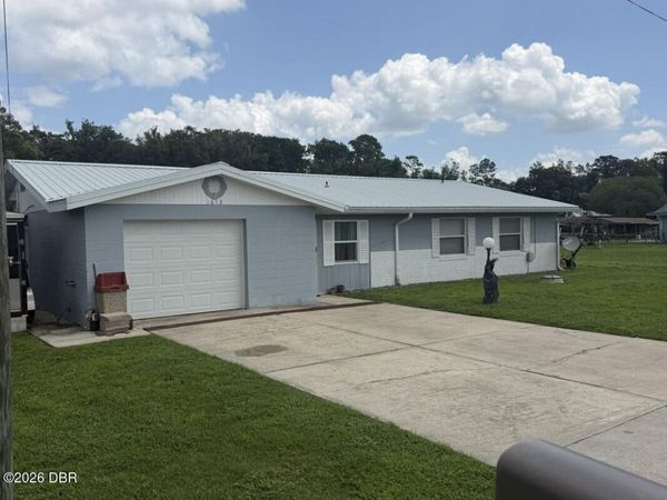 1612 Paradise Lane, Astor, FL 32102