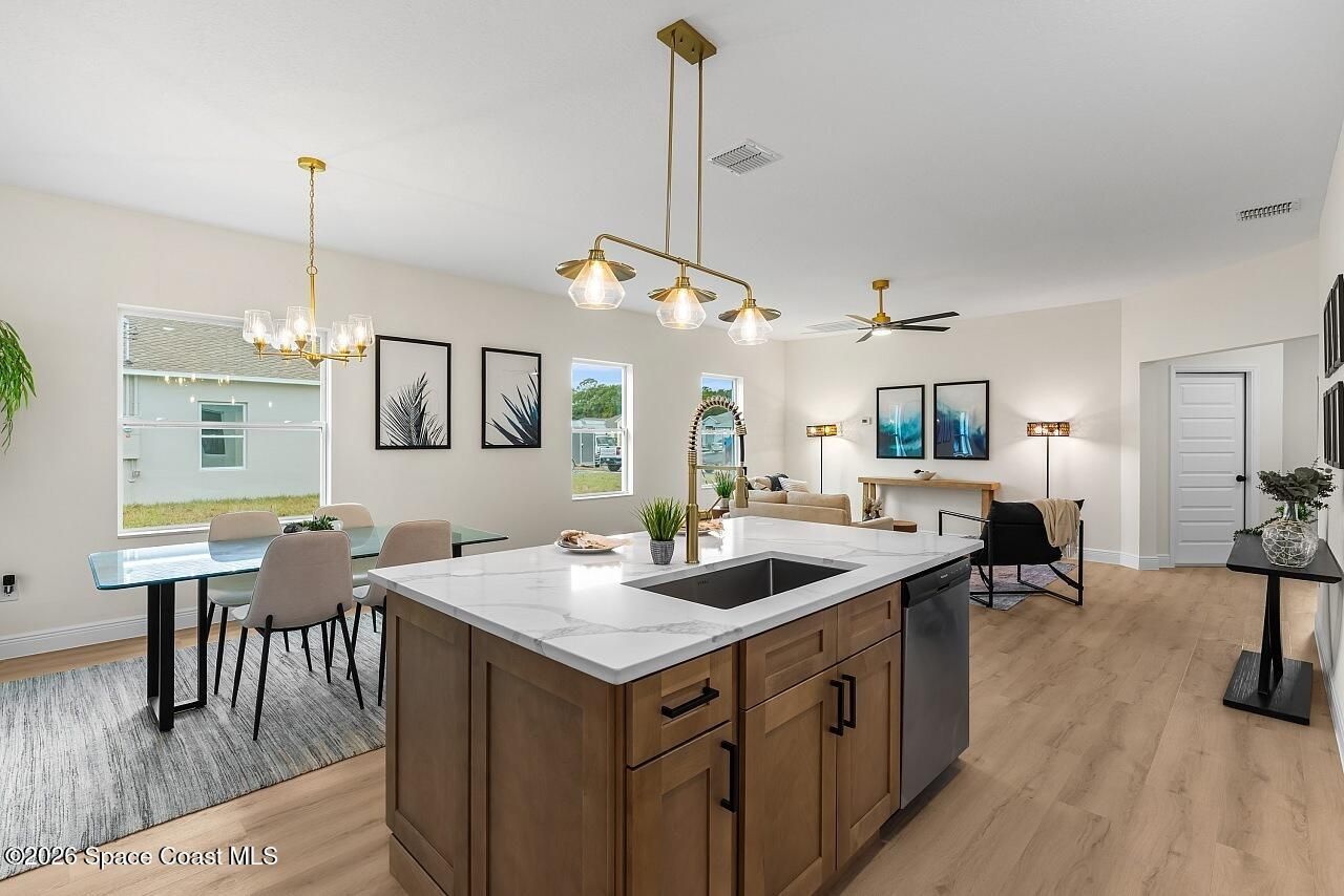 8236 104th Court , Vero Beach, FL 32967 Photo