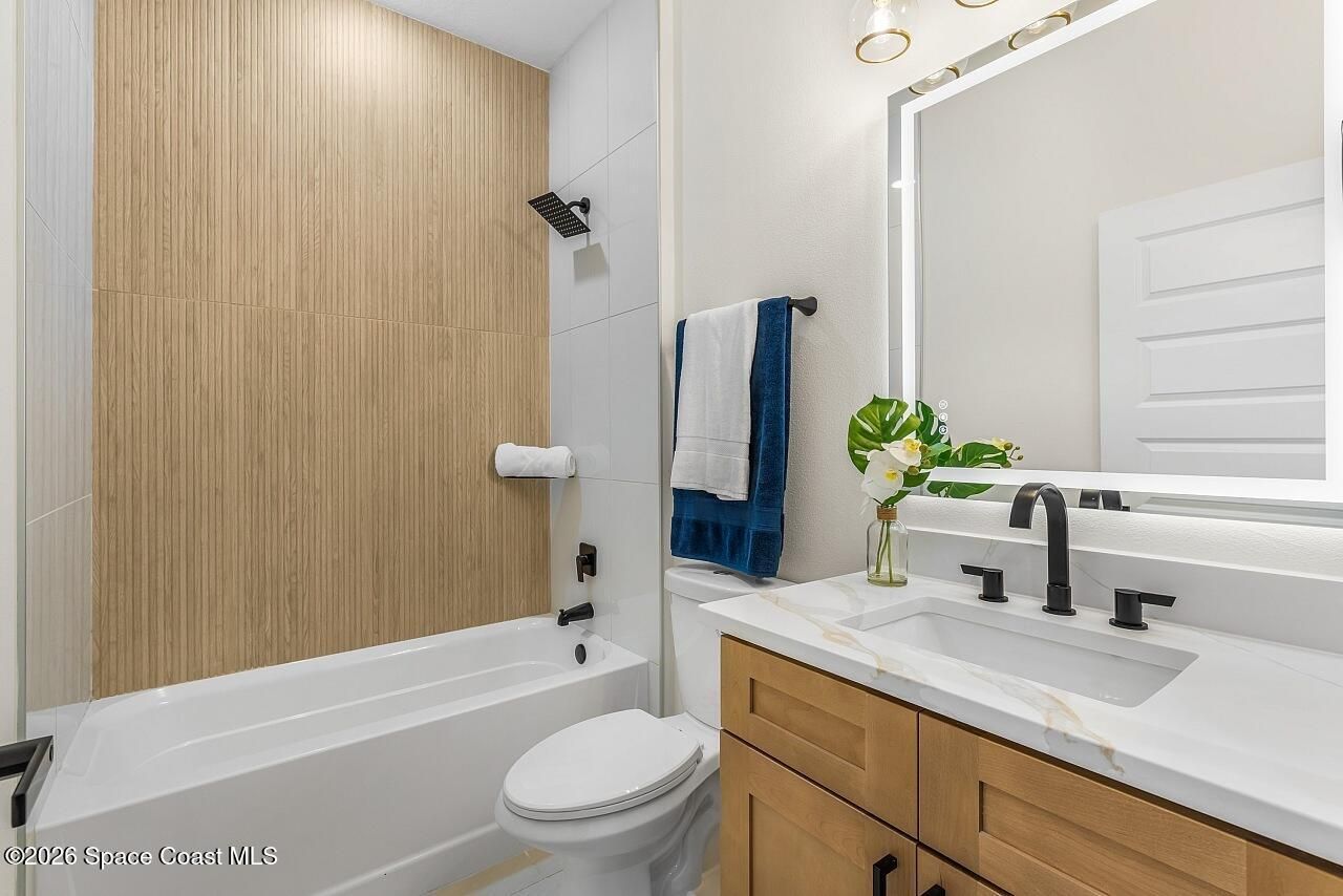8236 104th Court , Vero Beach, FL 32967 Photo