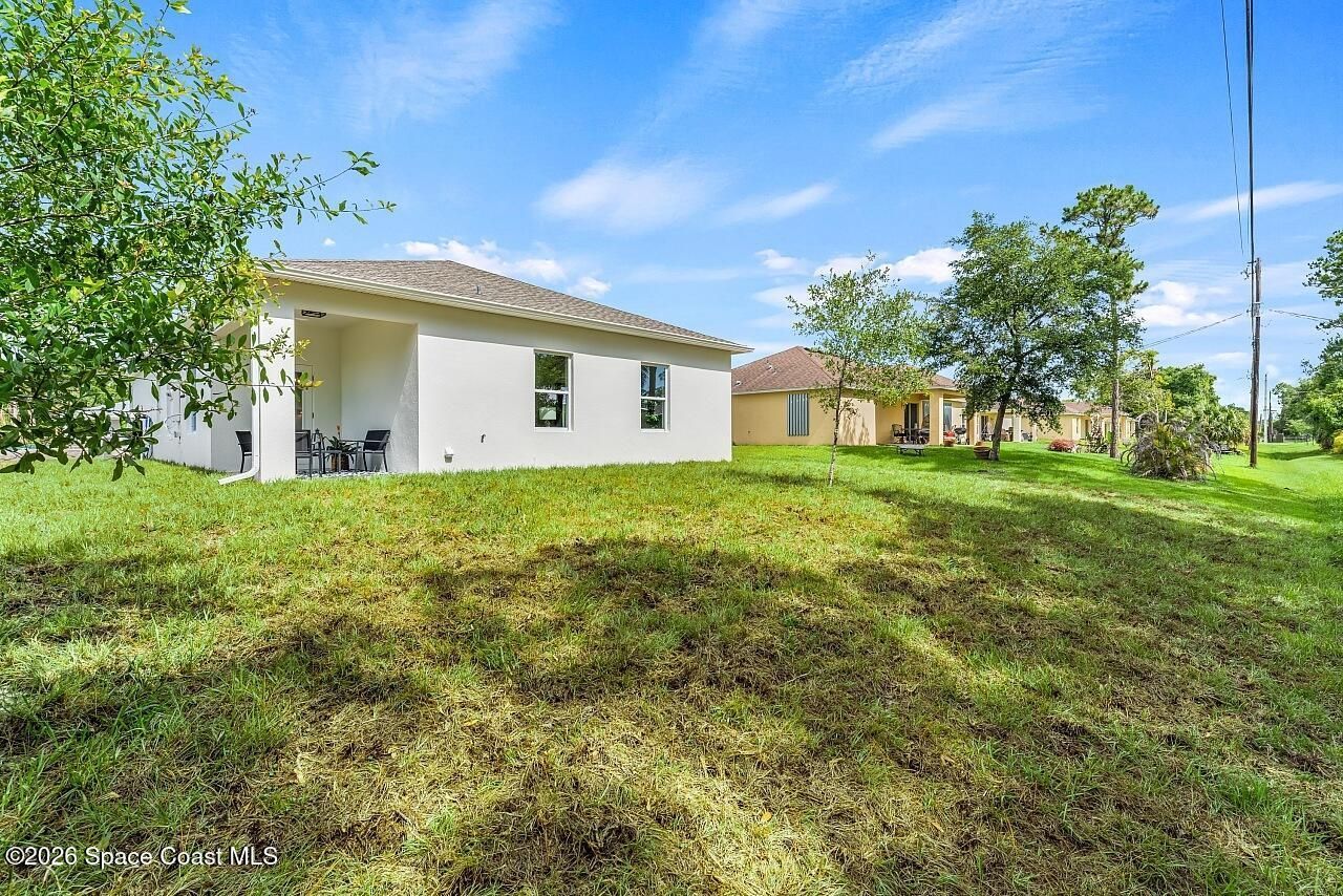 8236 104th Court , Vero Beach, FL 32967 Photo