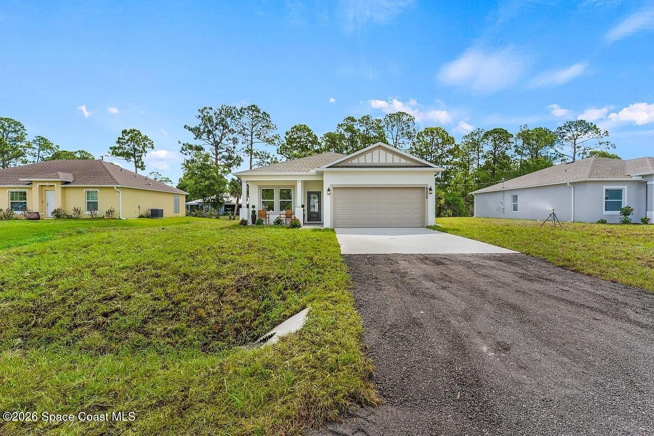 8236 104th Court , Vero Beach, FL 32967 Photo