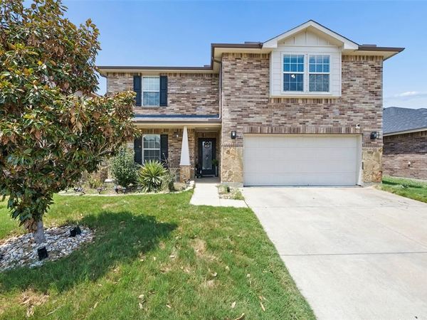 709 Bastrop Drive, Arlington, TX 76002