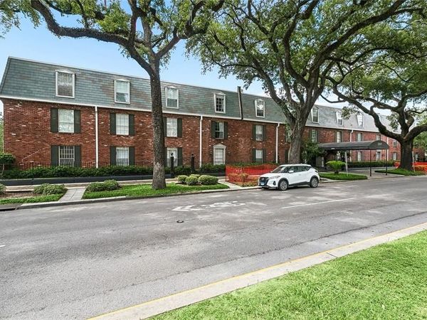 3201 ST CHARLES Avenue , Unit 220, New Orleans, LA 70115