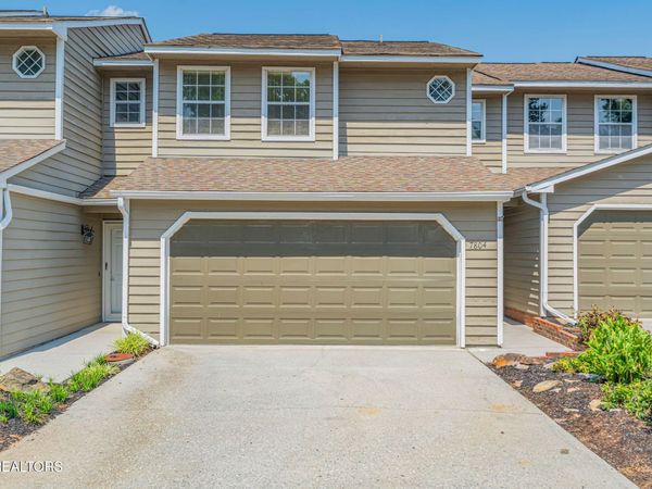 7804 Village Drive, Knoxville, TN 37919