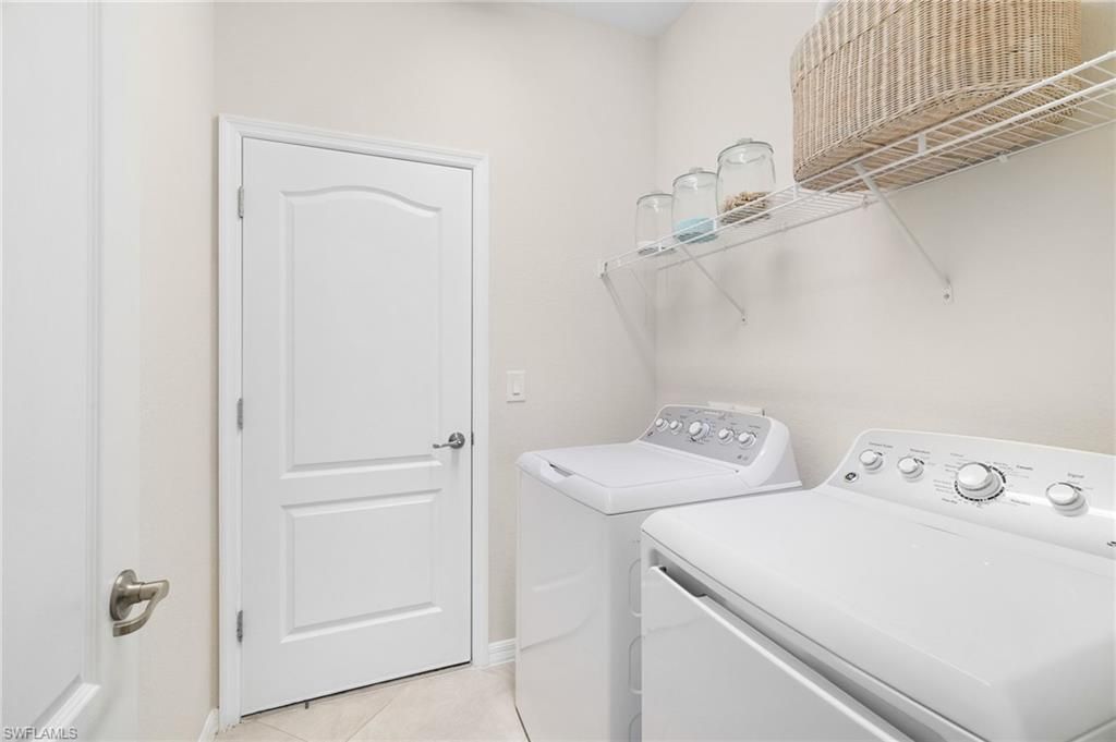 19752 The Place Blvd, Estero, FL 33928 Photo