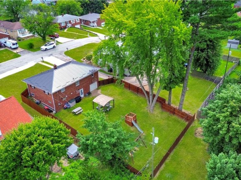145 Pembroke Road , Steubenville, OH 43953 Photo 5