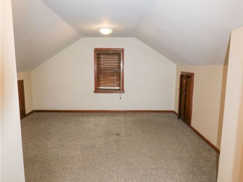 4509 Biddulph Avenue, Cleveland, OH 44144 Photo 13