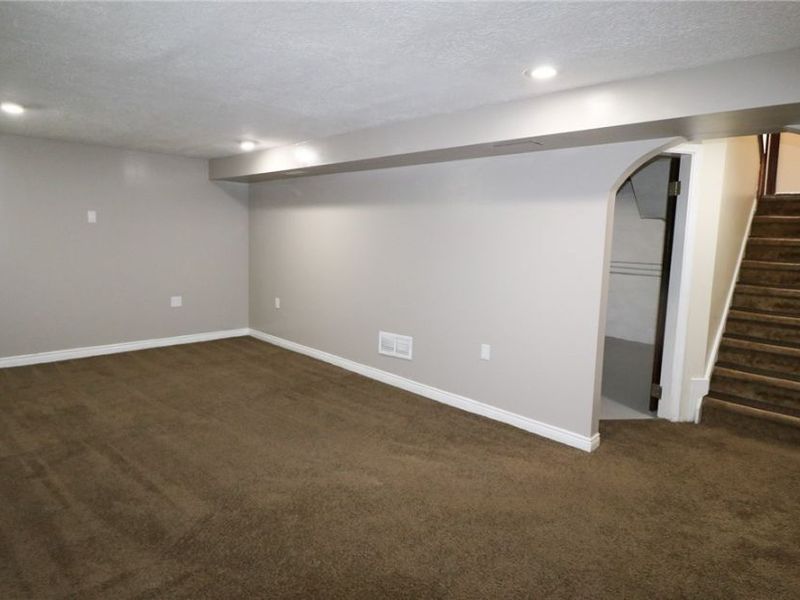 4509 Biddulph Avenue, Cleveland, OH 44144 Photo 18