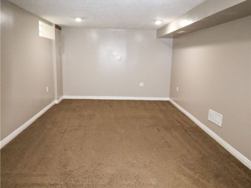 4509 Biddulph Avenue, Cleveland, OH 44144 Photo 19