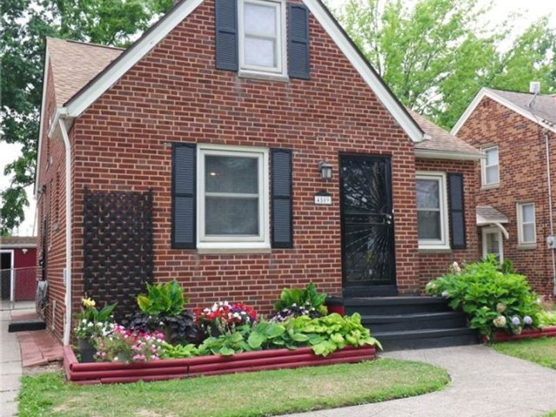 4509 Biddulph Avenue, Cleveland, OH 44144 Photo 2