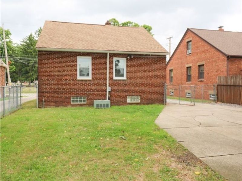 4509 Biddulph Avenue, Cleveland, OH 44144 Photo 28