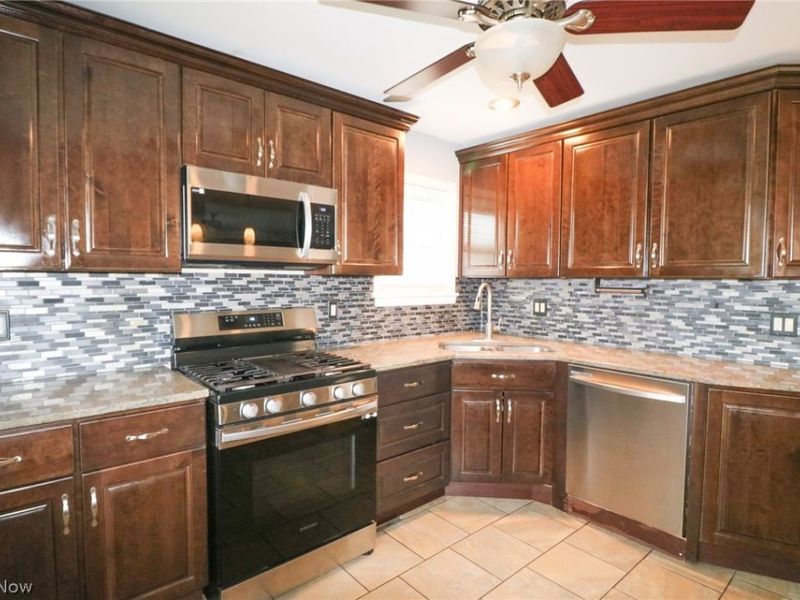 4509 Biddulph Avenue, Cleveland, OH 44144 Photo 4