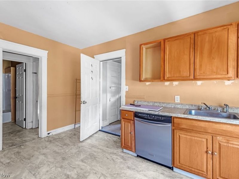 6302 Francis Avenue , Cleveland, OH 44127 Photo 11
