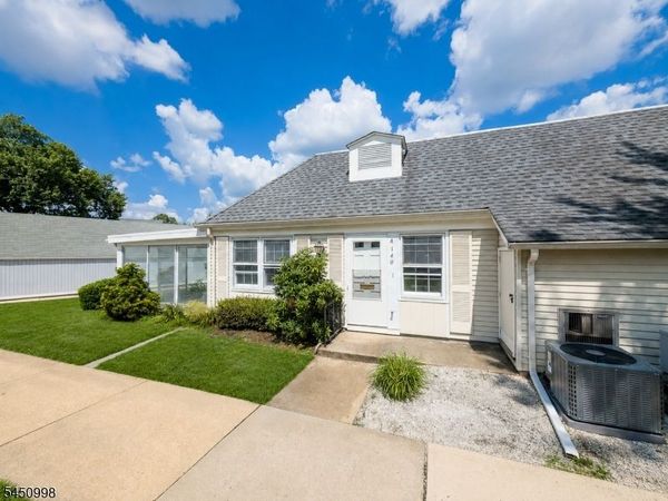 140 Plymouth Ln, Monroe, NJ 08831