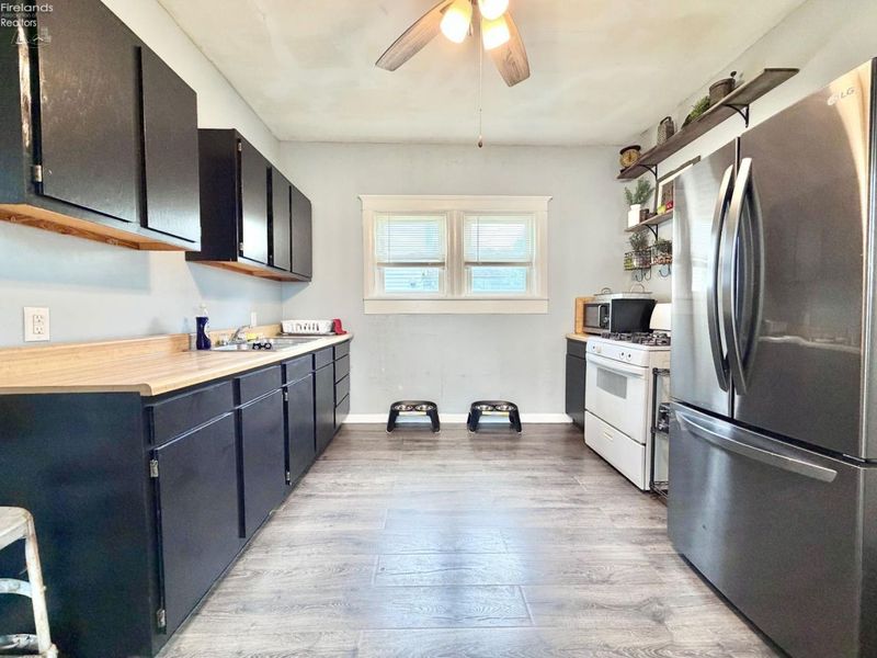 225 Broad Street, Bellevue, OH 44811 Photo 22