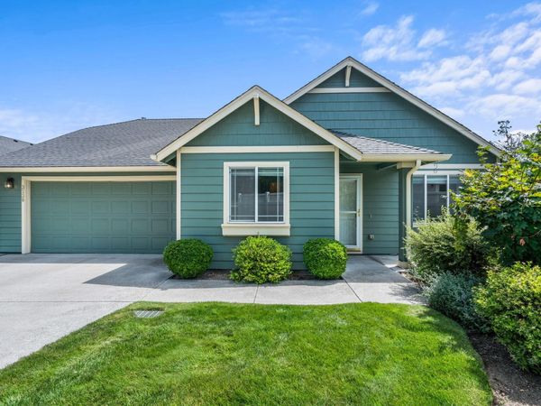 3738 SW 29th Street, Redmond, OR 97756