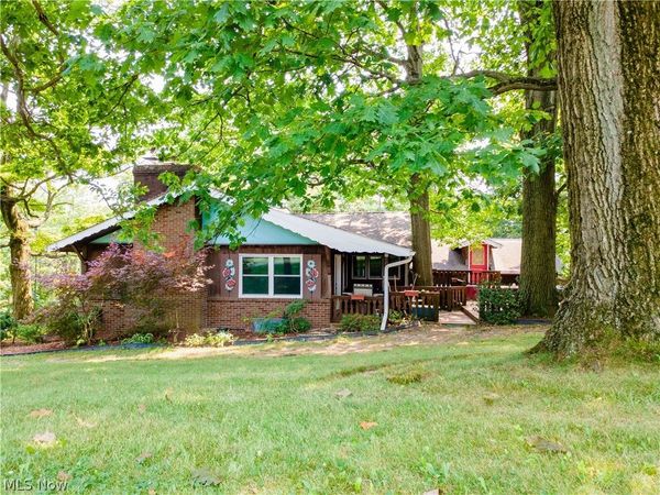 2912 Edelweiss Drive NW, Sugarcreek, OH 44681