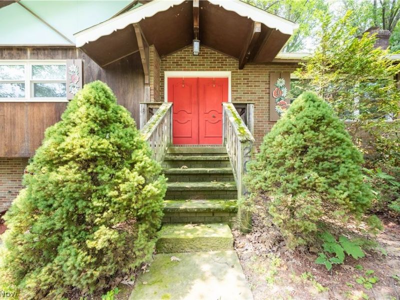 2912 Edelweiss Drive NW, Sugarcreek, OH 44681 Photo 2