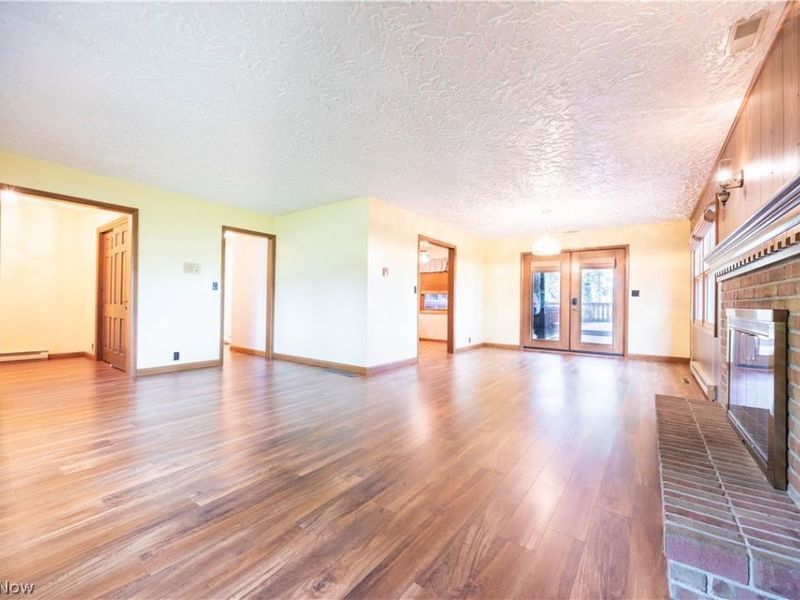 2912 Edelweiss Drive NW, Sugarcreek, OH 44681 Photo 4