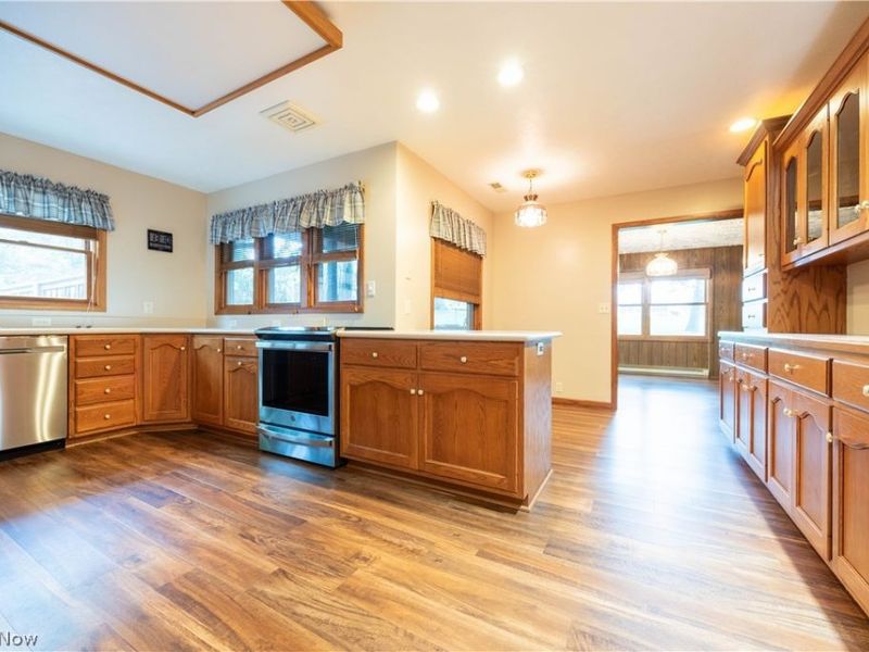 2912 Edelweiss Drive NW, Sugarcreek, OH 44681 Photo 9