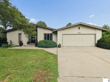 6446 W Shore Drive, Lincoln, NE 68516